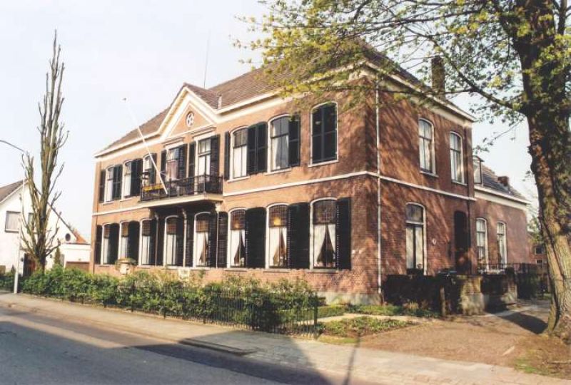 Gemeentelijk monument; voormalig fratershuis Sint Eloy Broekboomstraat